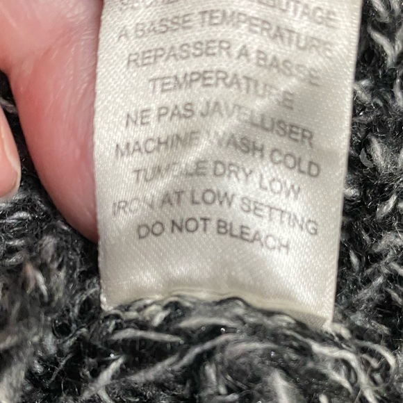 Candy Couture Women’s Size Small Long Sleeve Scoop Neck Sweater Black Loose Knit - Picture 8 of 8